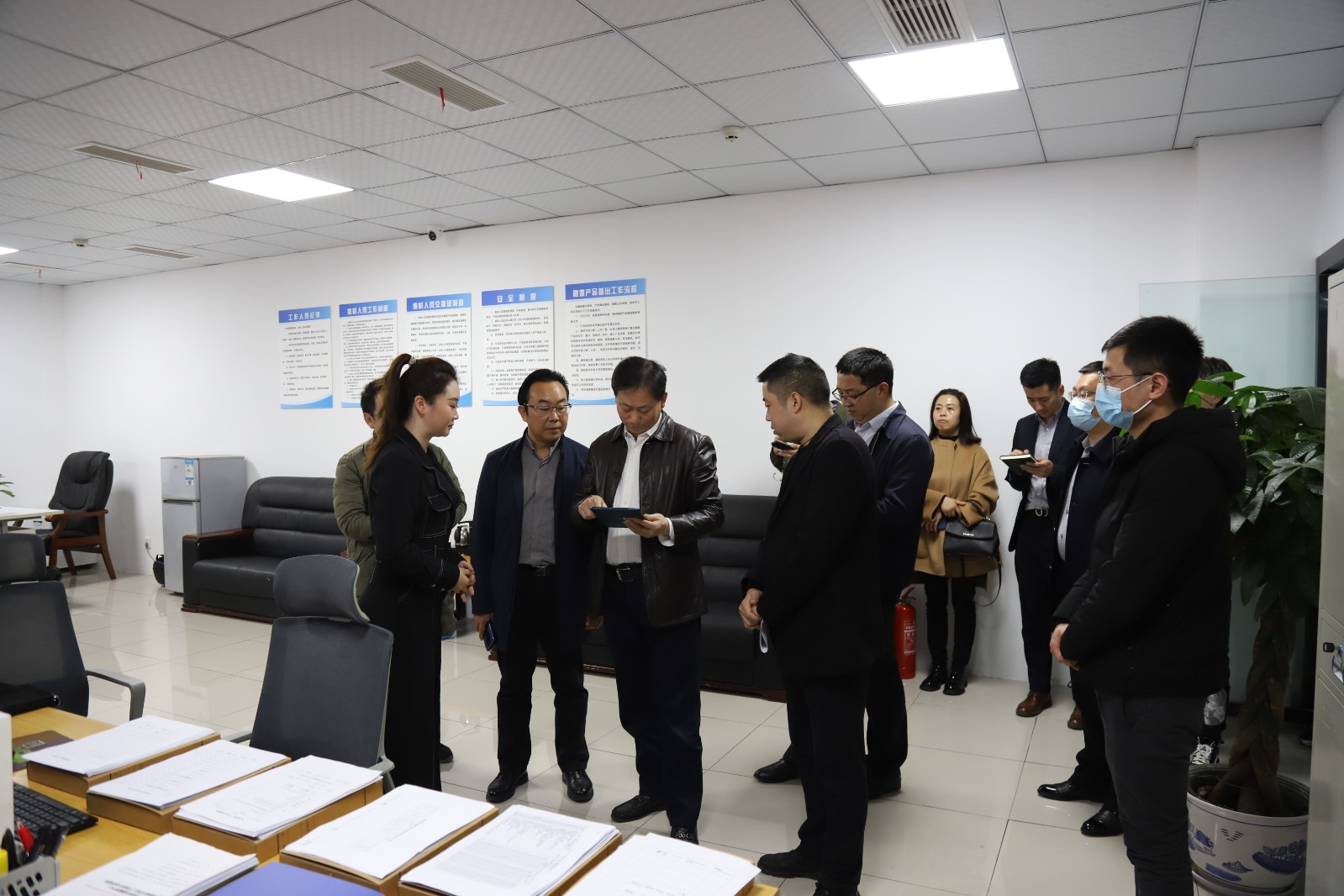 1647227381945881.jpg 227196140.jpg