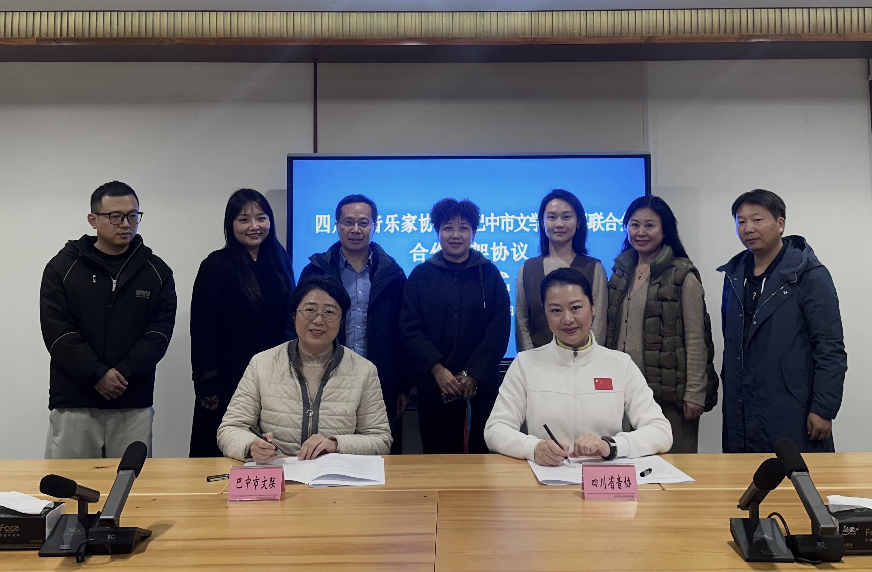 1763103076389609.jpg ec8557b8a47fa6b38032d8c082a1532.jpg